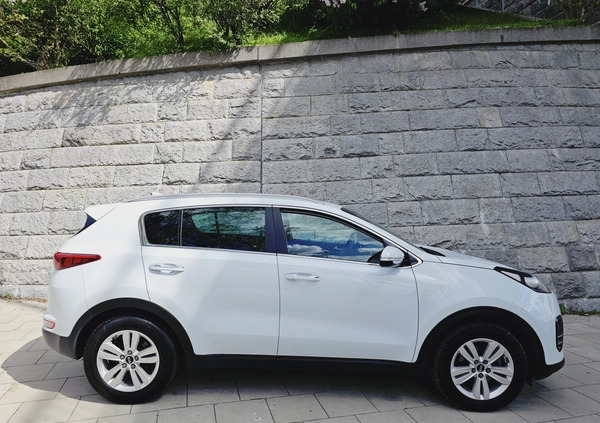 Kia Sportage cena 61900 przebieg: 237958, rok produkcji 2017 z Pajęczno małe 781